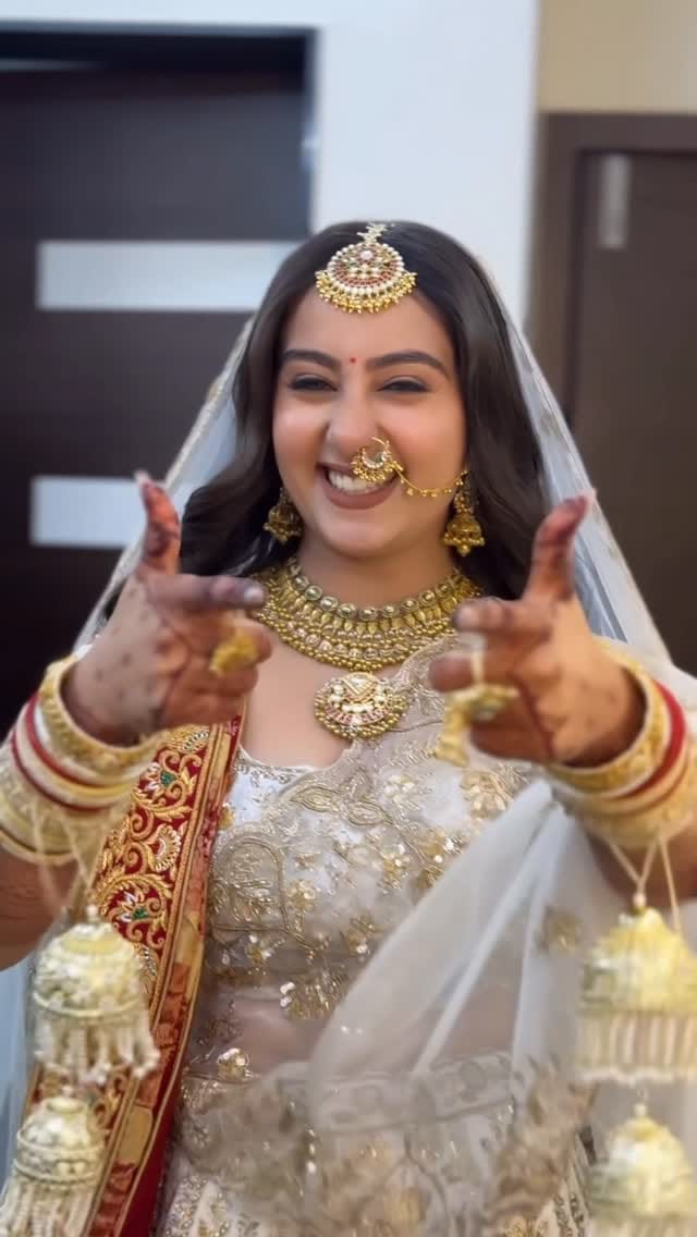 Post 8 by Bhavi Thacker on Instagram (video)