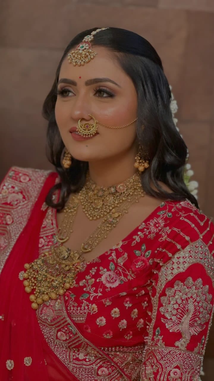 Post 9 by Bhavi Thacker on Instagram (video)
