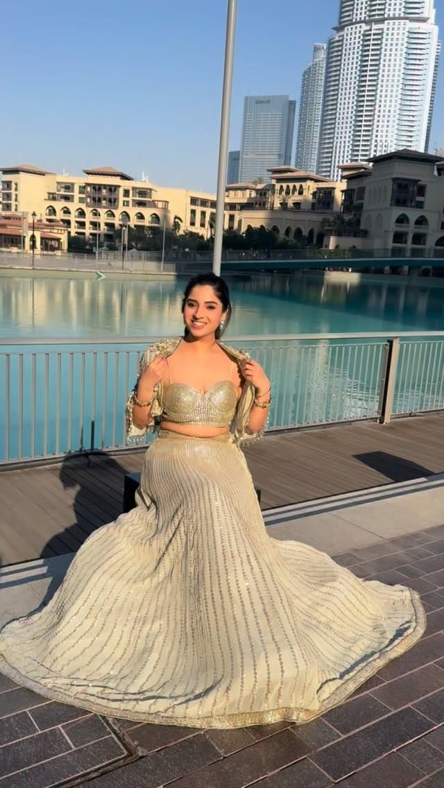 Post 1 by Chandni Dhawan on Instagram (video)