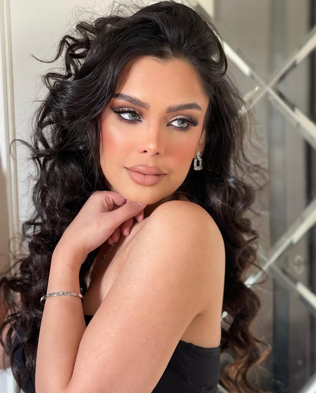 Post 8 by Makeup With Sherine Yehia / شيرين يَحيي on Instagram (carousel)