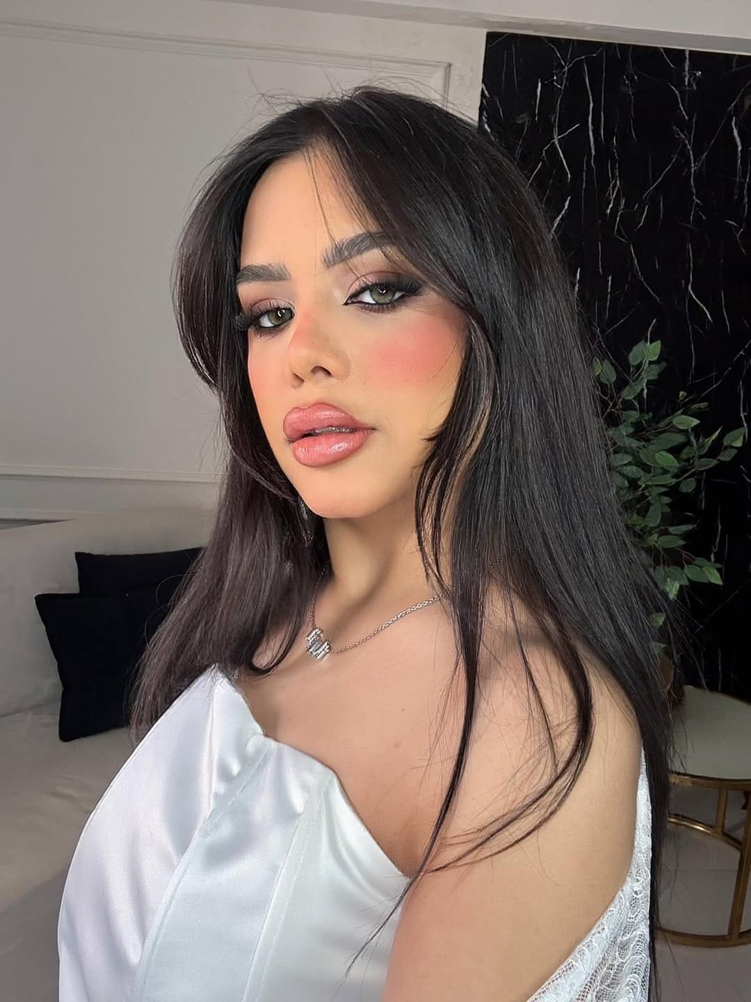 Post 1 by Makeup With Sherine Yehia / شيرين يَحيي on Instagram (carousel)