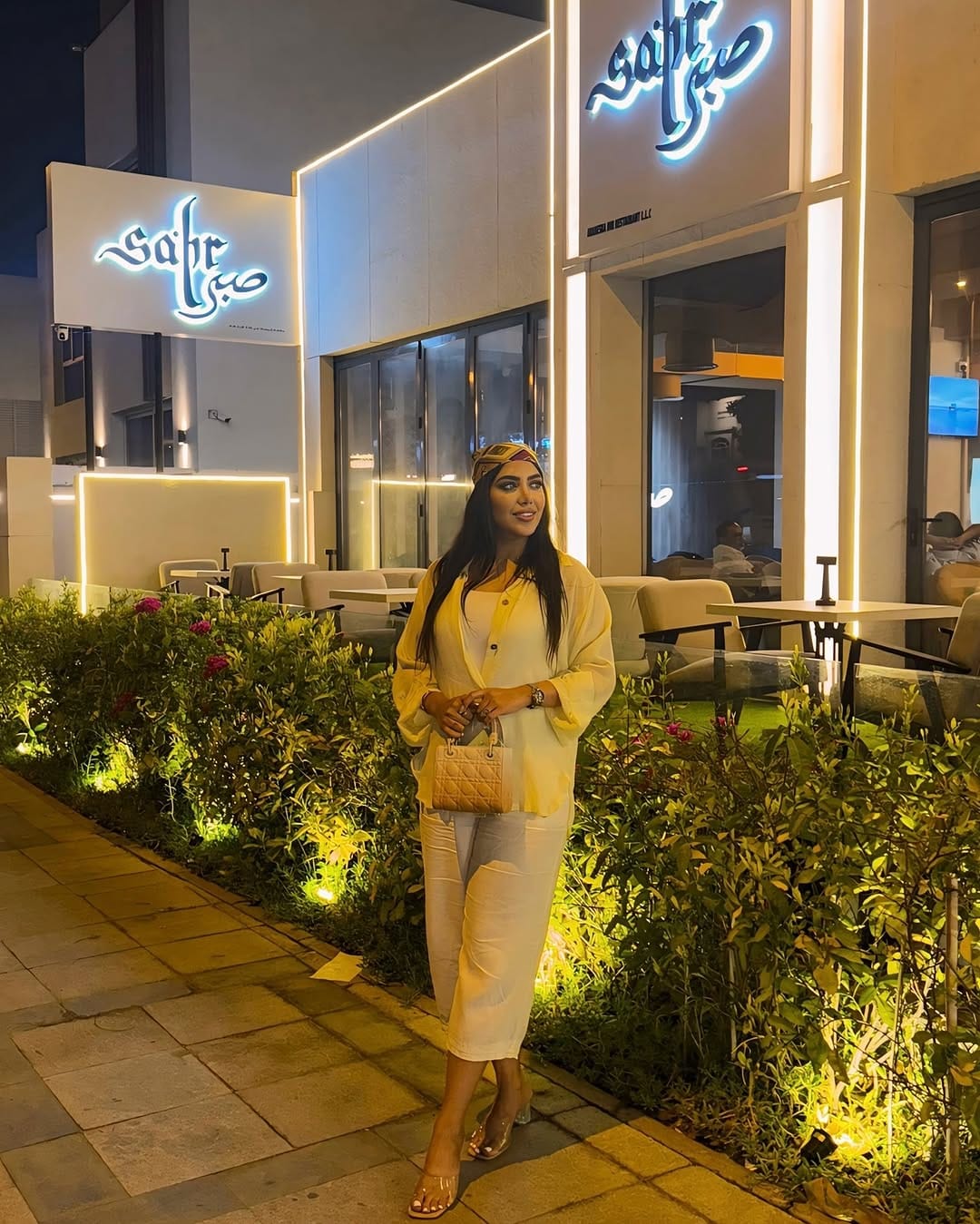Post 4 by Mahdis🦋 on Instagram (carousel)
