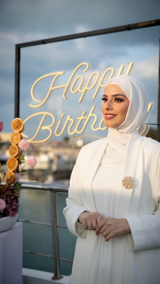 Post 1 by Hanan Wehbe on Instagram (video)