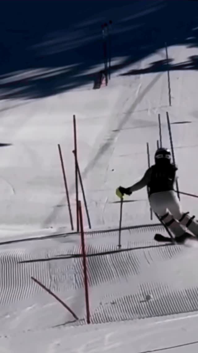 Post 4 by Hamda on Instagram (video)