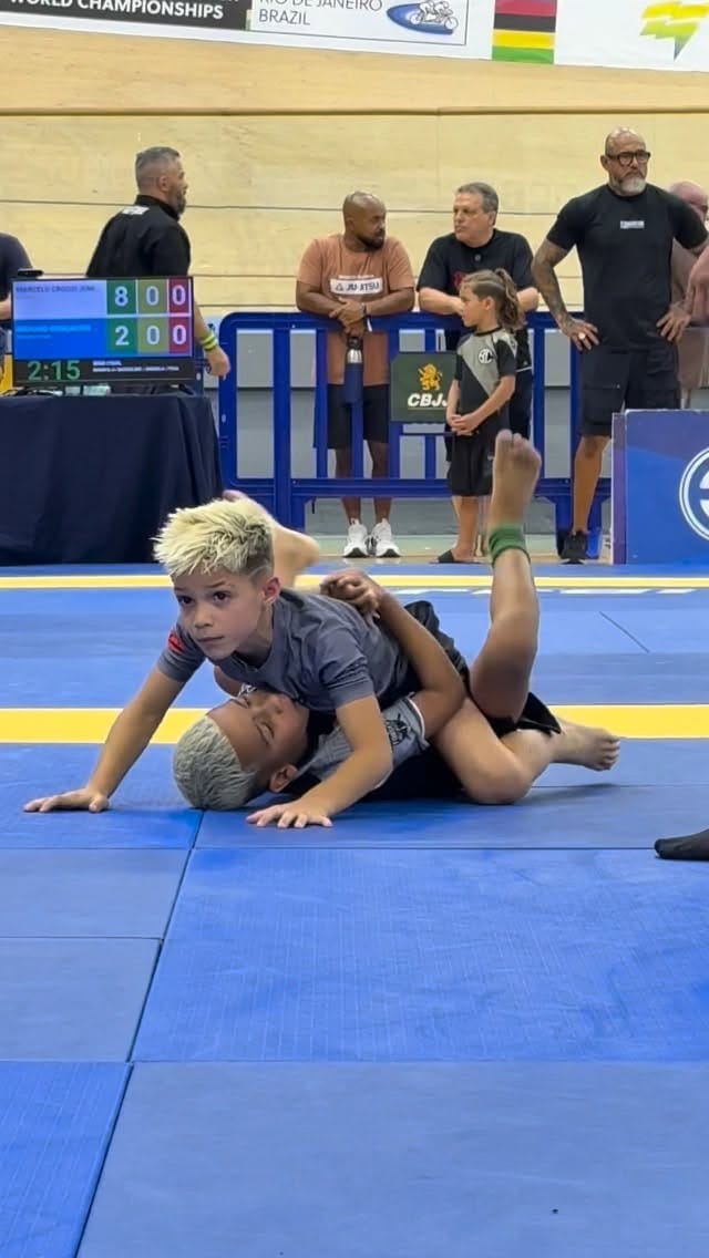 Post 4 by Luis Senaga on Instagram (video)