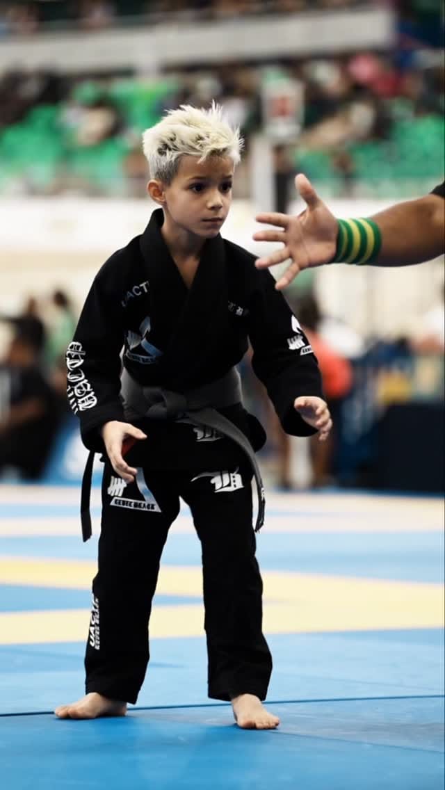 Post 5 by Luis Senaga on Instagram (video)