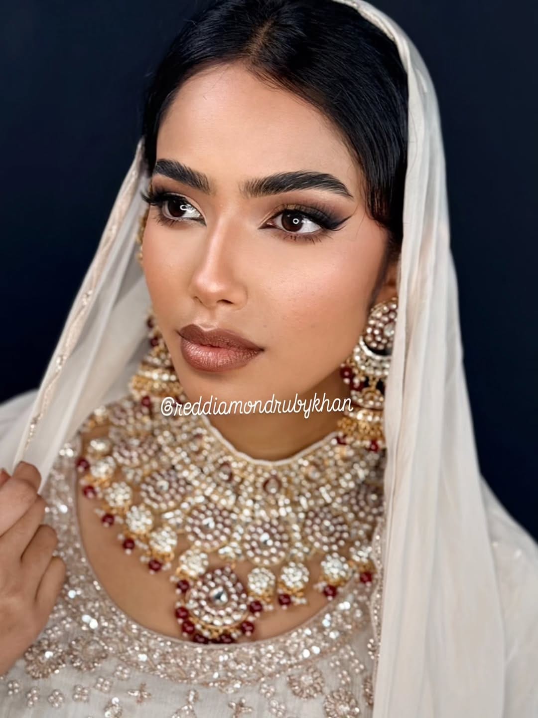 Post 3 by 𓆩𝓡𝓚💎| Pro-Makeup-Hair-Styling-Nail Artist| ياقوت on Instagram (carousel)