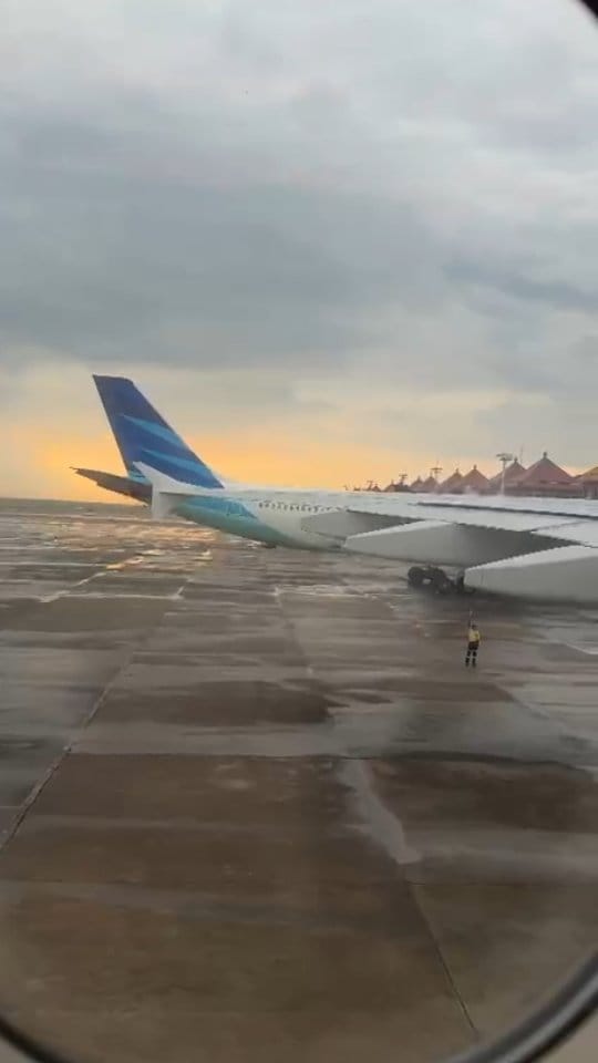 Post 2 by Khizra Jamal on Instagram (video)