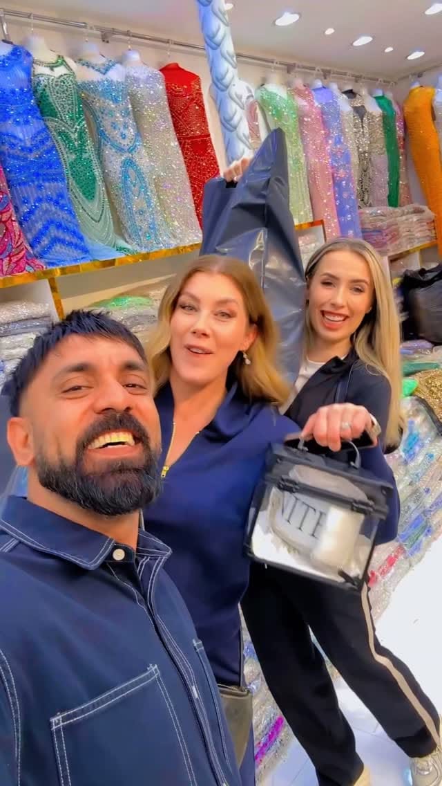 Post 6 by Maan_fashion_dubai_arshad_mehmood on Instagram (video)