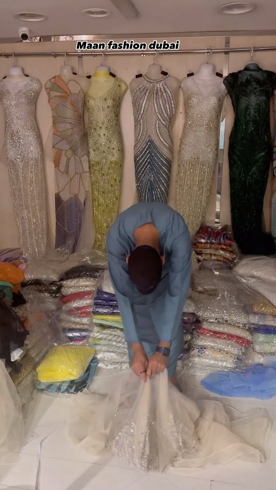 Post 9 by Maan_fashion_dubai_arshad_mehmood on Instagram (video)