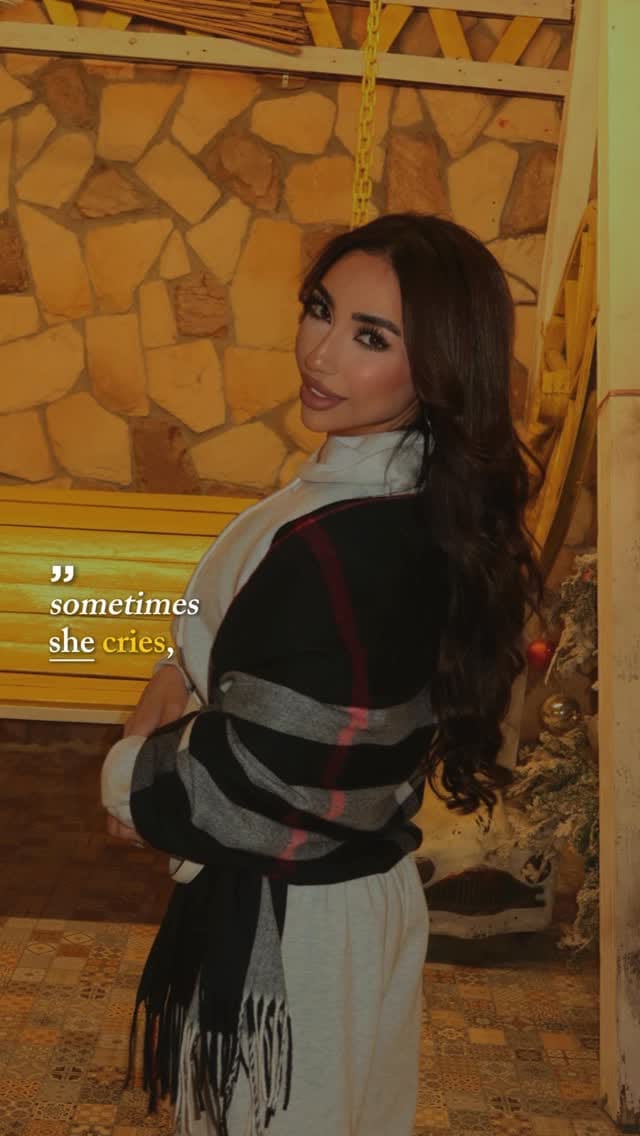 Post 4 by Sara Sofian on Instagram (video)