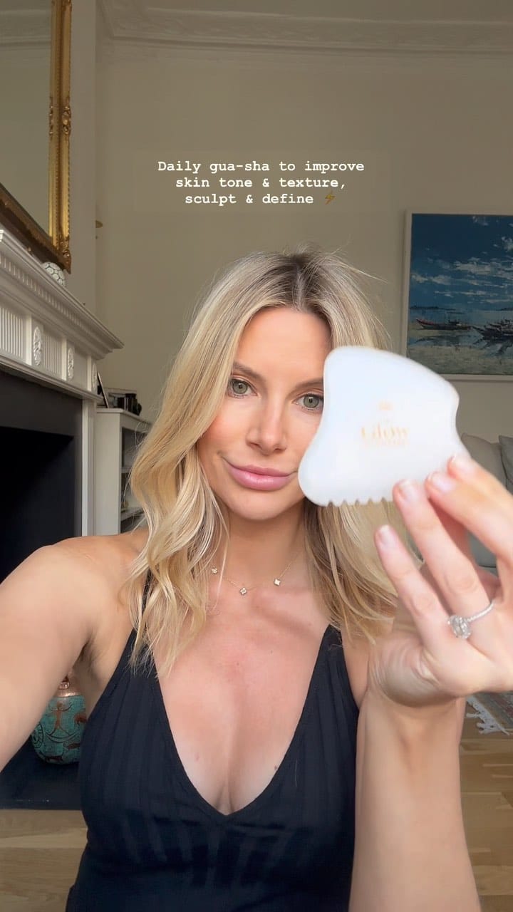 Post 8 by CHARBEC - HOLISTIC SKIN THERAPIST on Instagram (video)