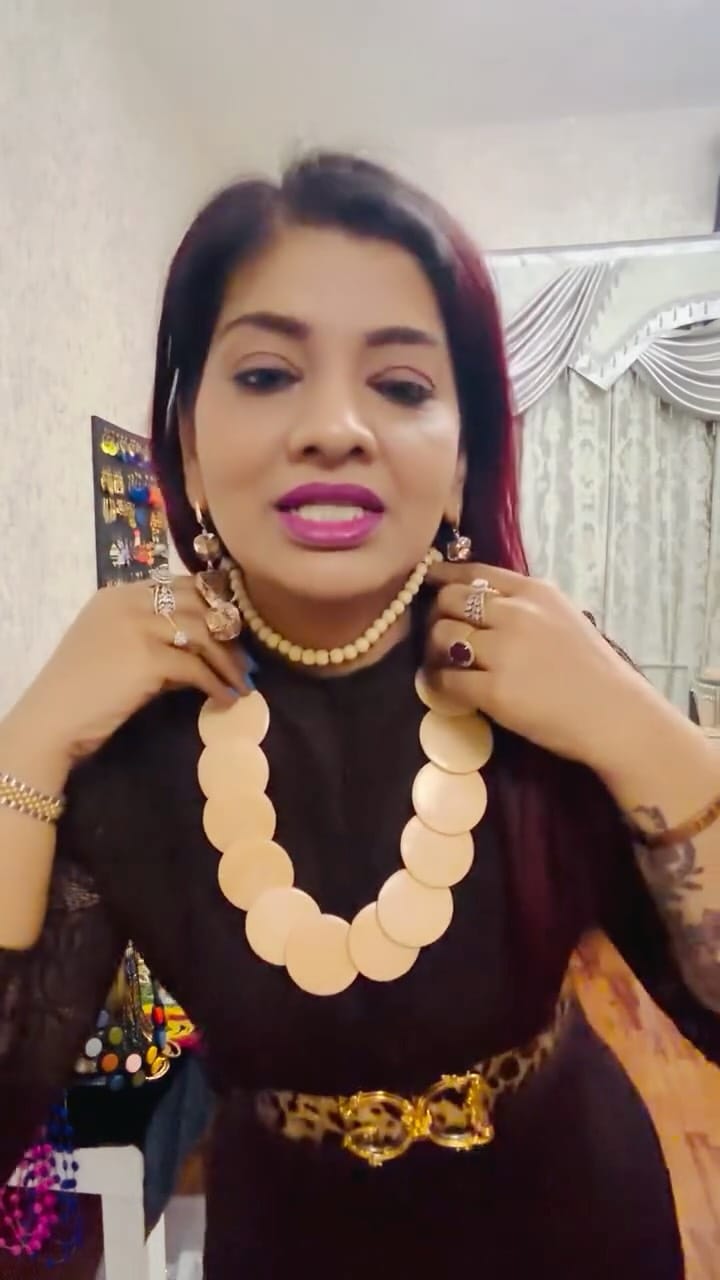 Post 6 by Asmita Agarwal | Dubai Blogger on Instagram (video)