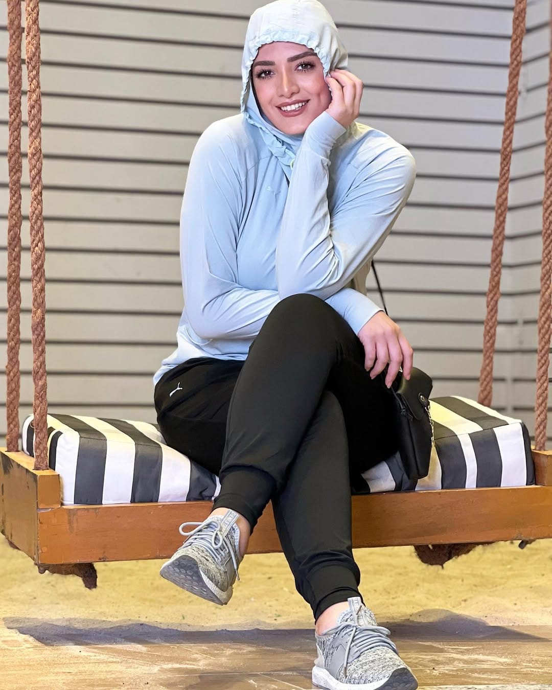 Post 10 by ﮼hind الساطي﮼ on Instagram (carousel)
