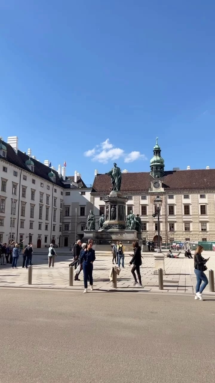 Post 2 by Rabia jelassi on Instagram (video)
