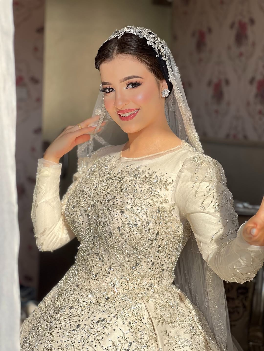 Post 8 by Olaa Salama Makeup artist 🔥 💄 on Instagram (carousel)