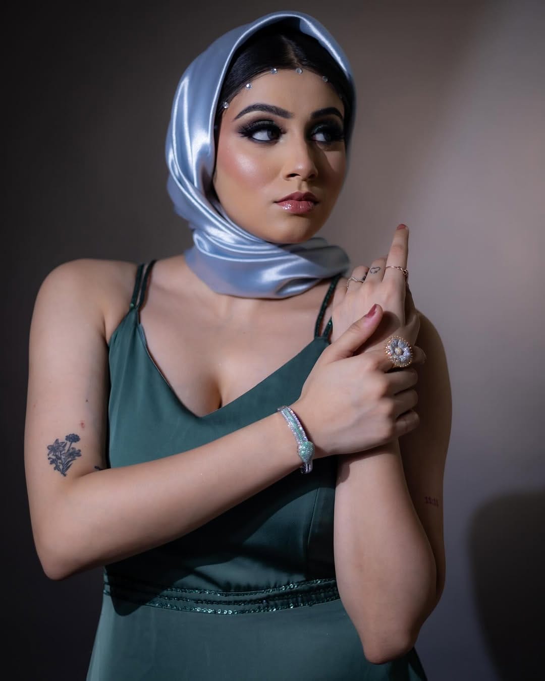 Post 9 by Suvarcha Kalra • Dubai Makeup Artist on Instagram (carousel)