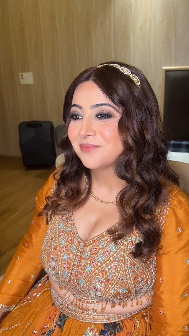 Post 8 by Ananya | Makeup Artist on Instagram (video)