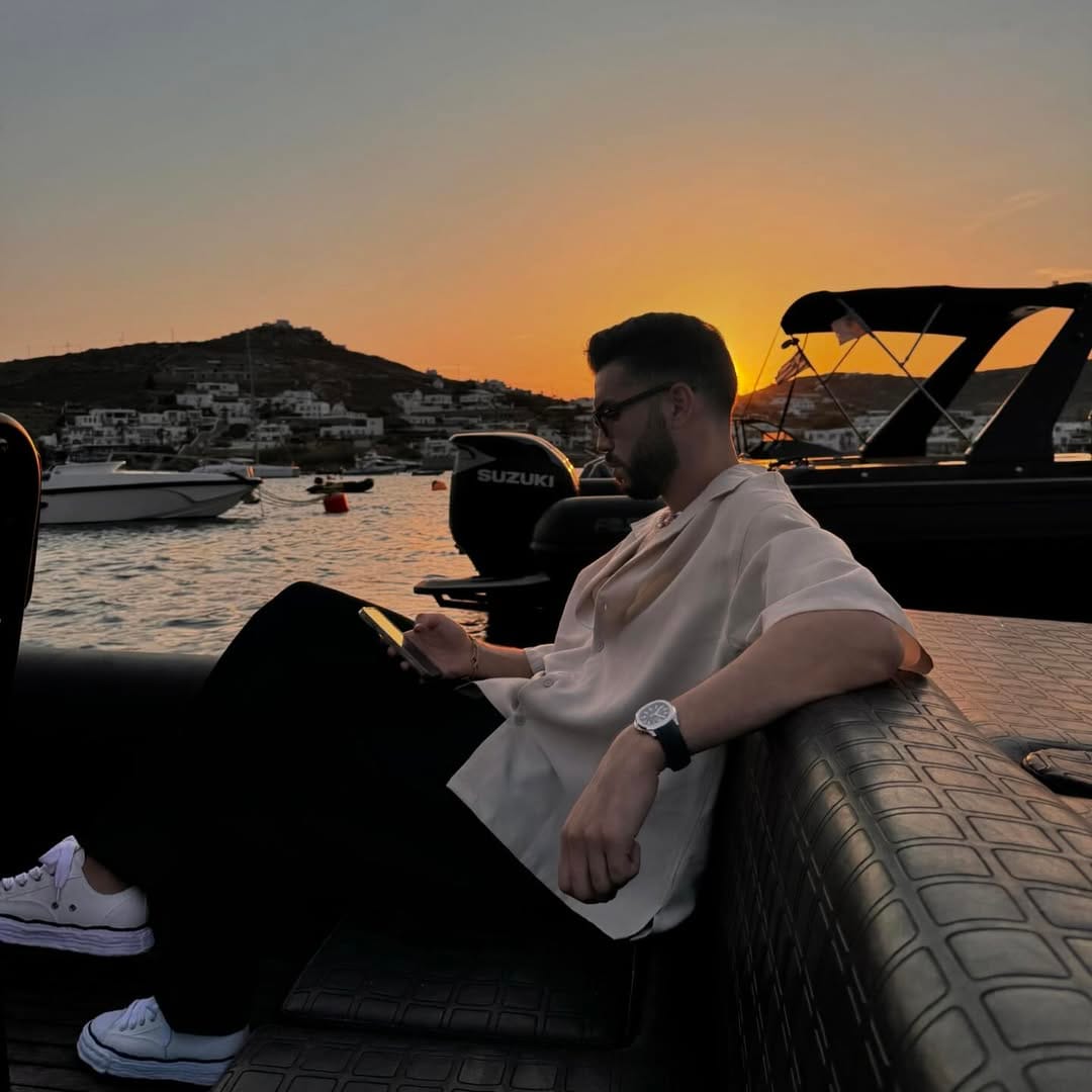 Post 4 by Oualid Azaro on Instagram (image)