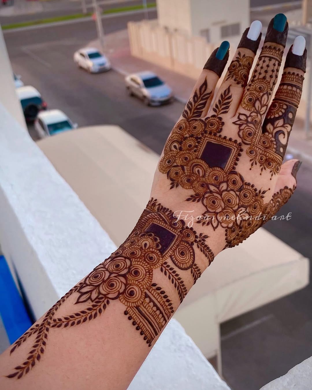 Post 8 by FIZAAS MEHNDI MAKEOVER on Instagram (image)