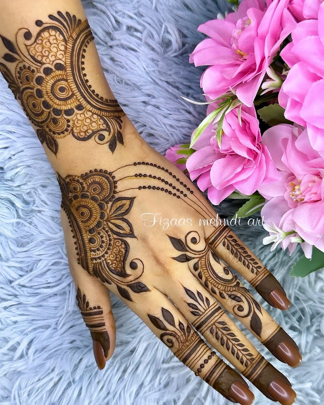 Post 2 by FIZAAS MEHNDI MAKEOVER on Instagram (image)