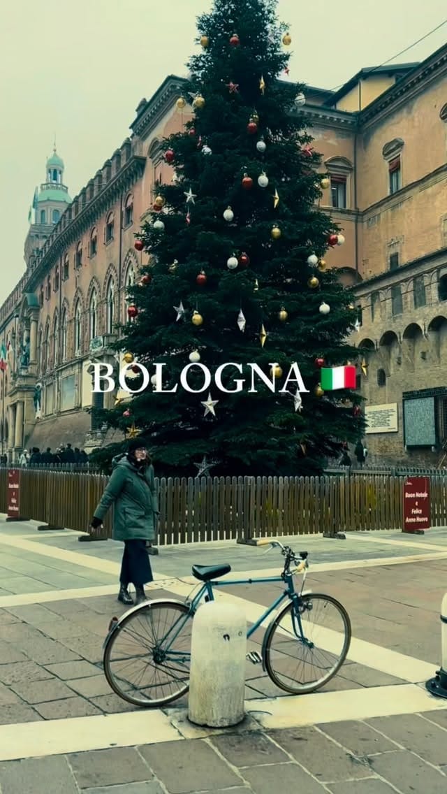 Post 2 by Lara D on Instagram (video)