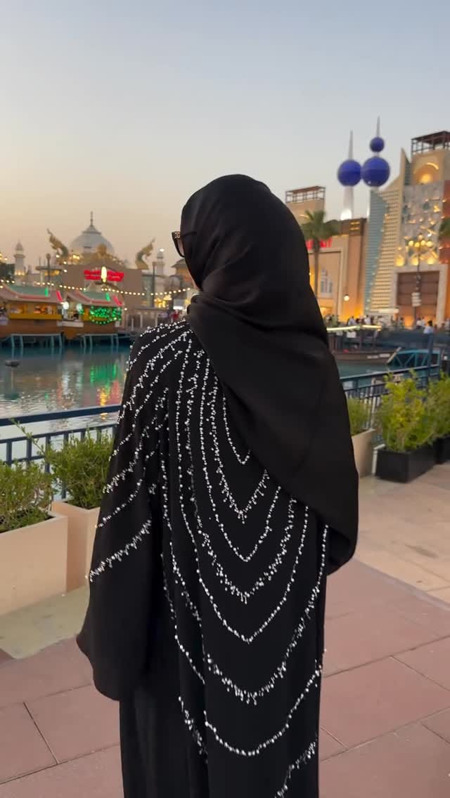 Post 9 by Luxury Abaya Designer Dubai | عباية دبي | Dubai Abaya Wholesale on Instagram (video)