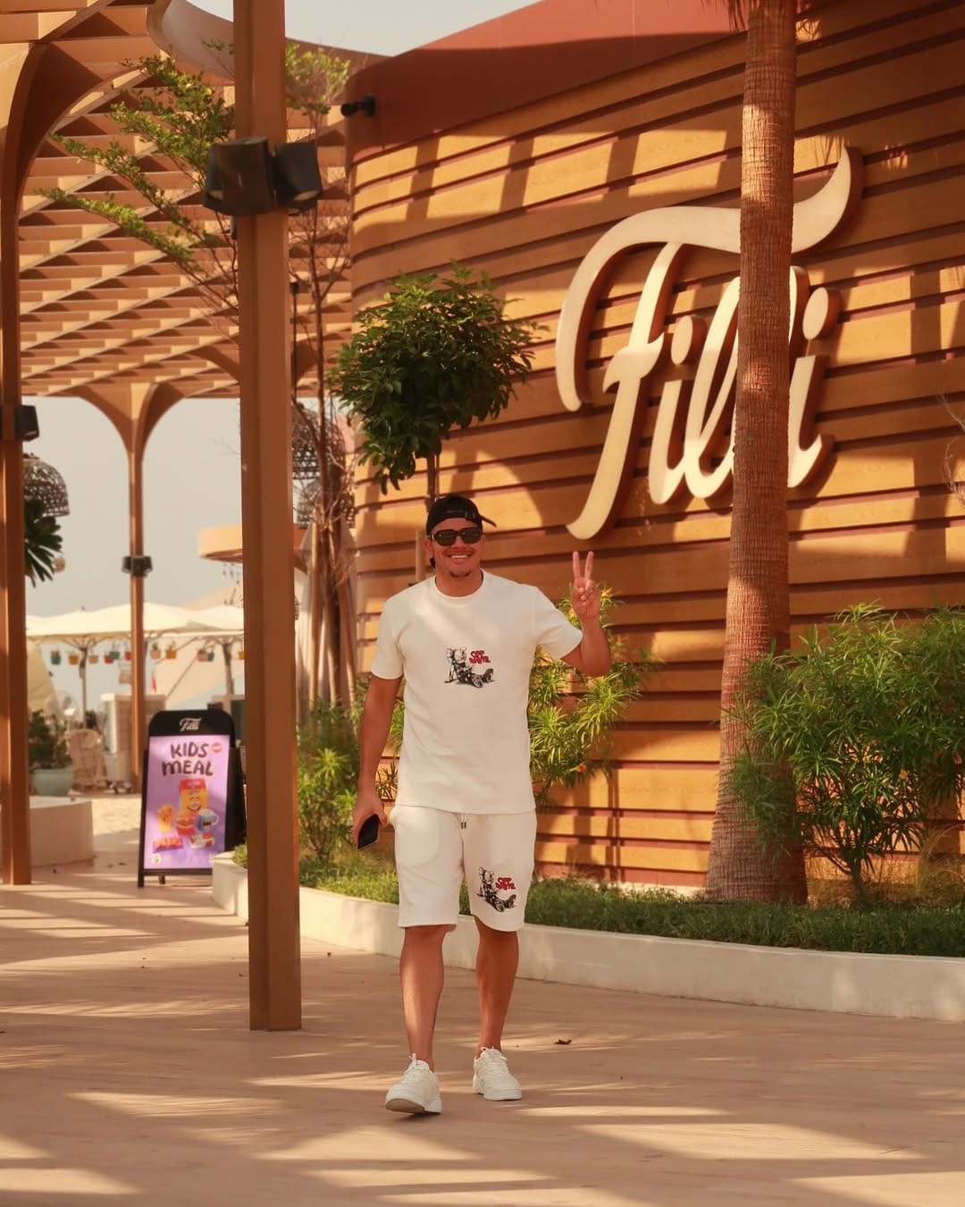 Post 10 by Rikelme Hernandes on Instagram (carousel)