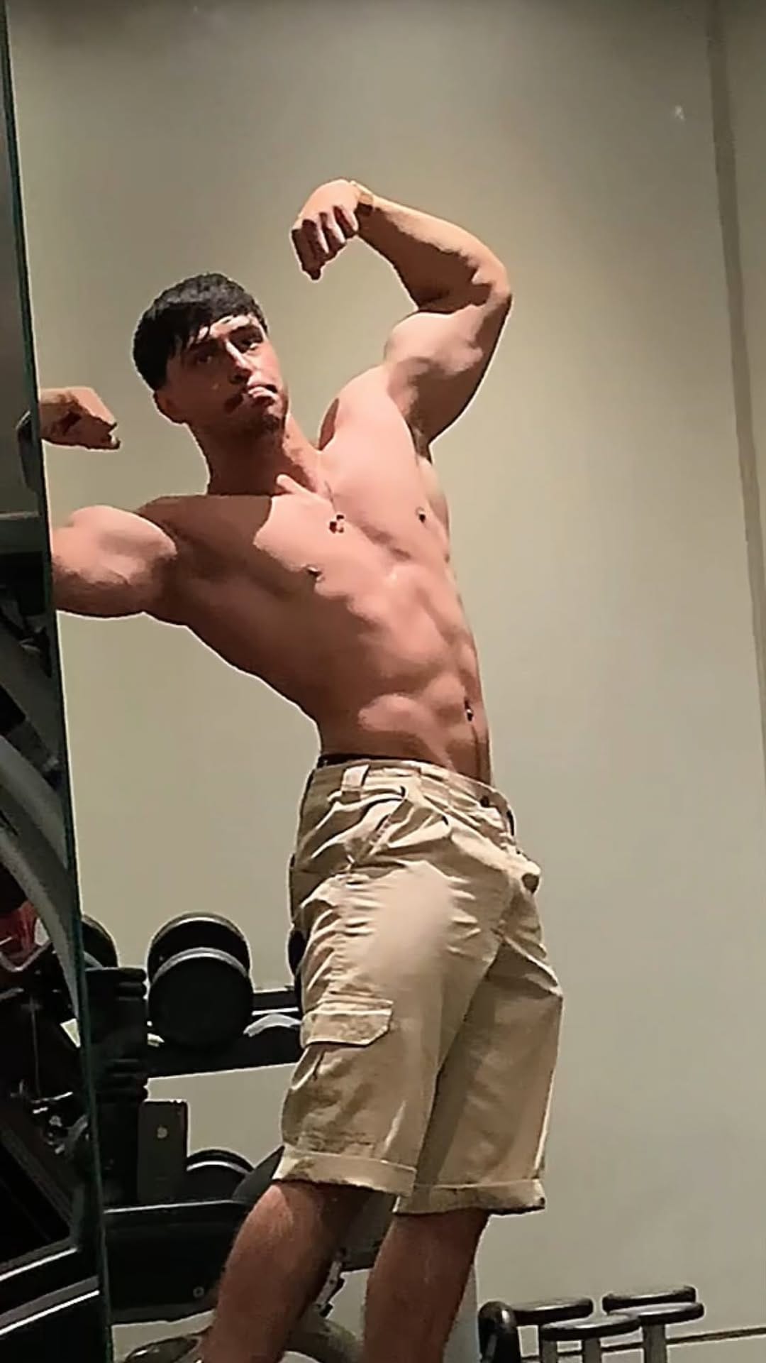 Post 10 by G Ꭷ L D  𝗕 𝝠 𝗞 𝗛 𝗠 𝝠 𝗟 𝗜 on Instagram (video)