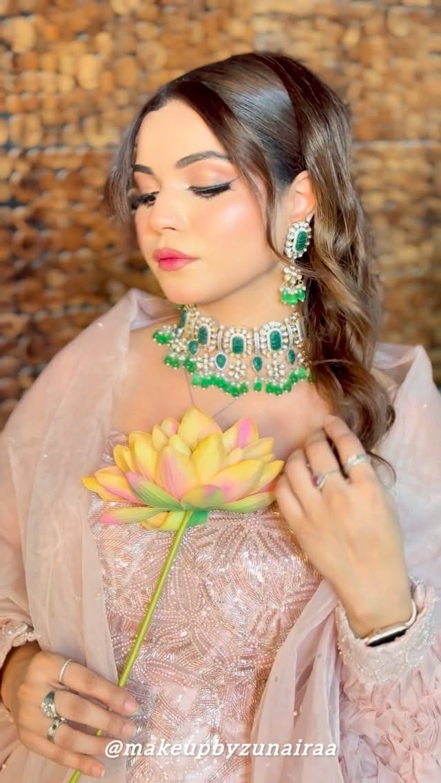 Post 2 by Zunaira Dasti | Dubai | Abu Dhabi Makeup Artist on Instagram (video)