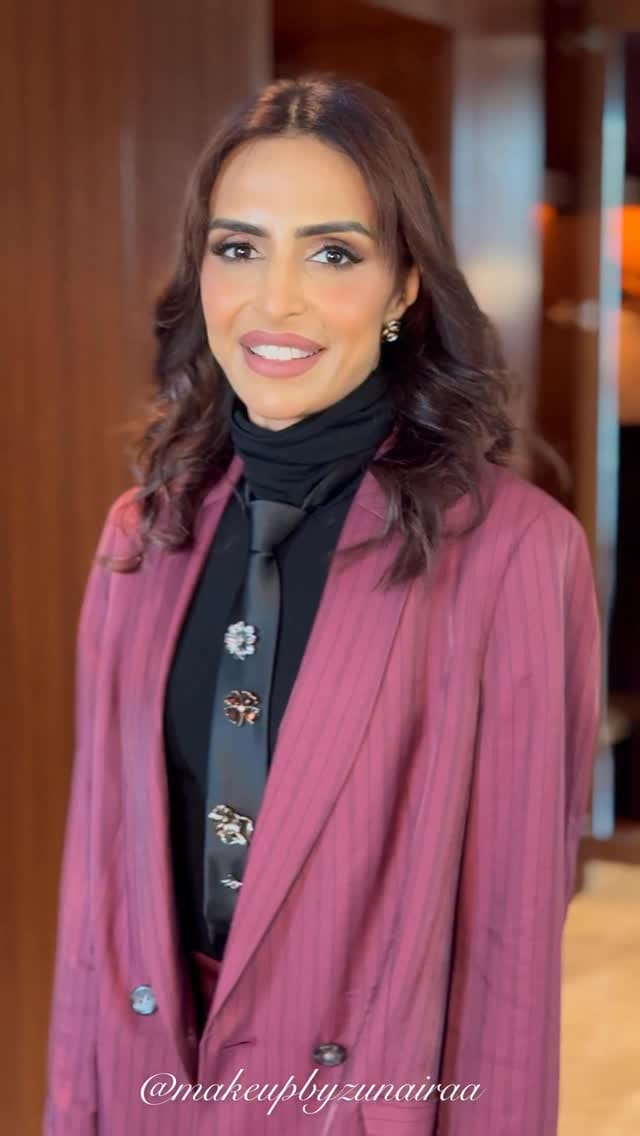 Post 6 by Zunaira Dasti | Dubai | Abu Dhabi Makeup Artist on Instagram (video)
