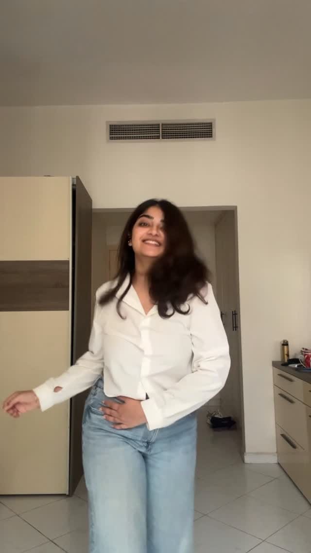 Post 2 by Vanshita Motwani on Instagram (video)