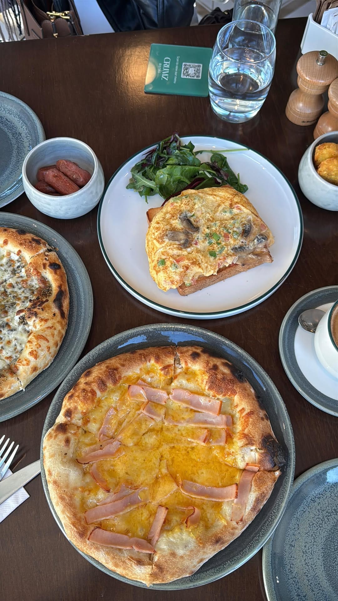 Post 5 by Sarah Dheays on Instagram (video)