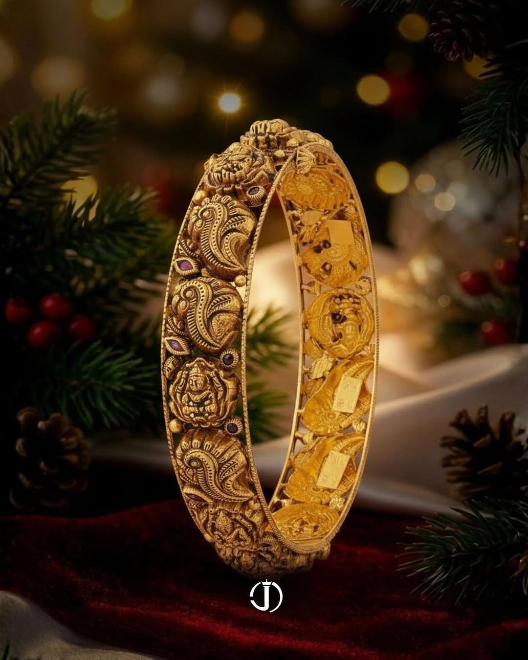 Post 10 by Chittilappilly Jewellers on Instagram (image)