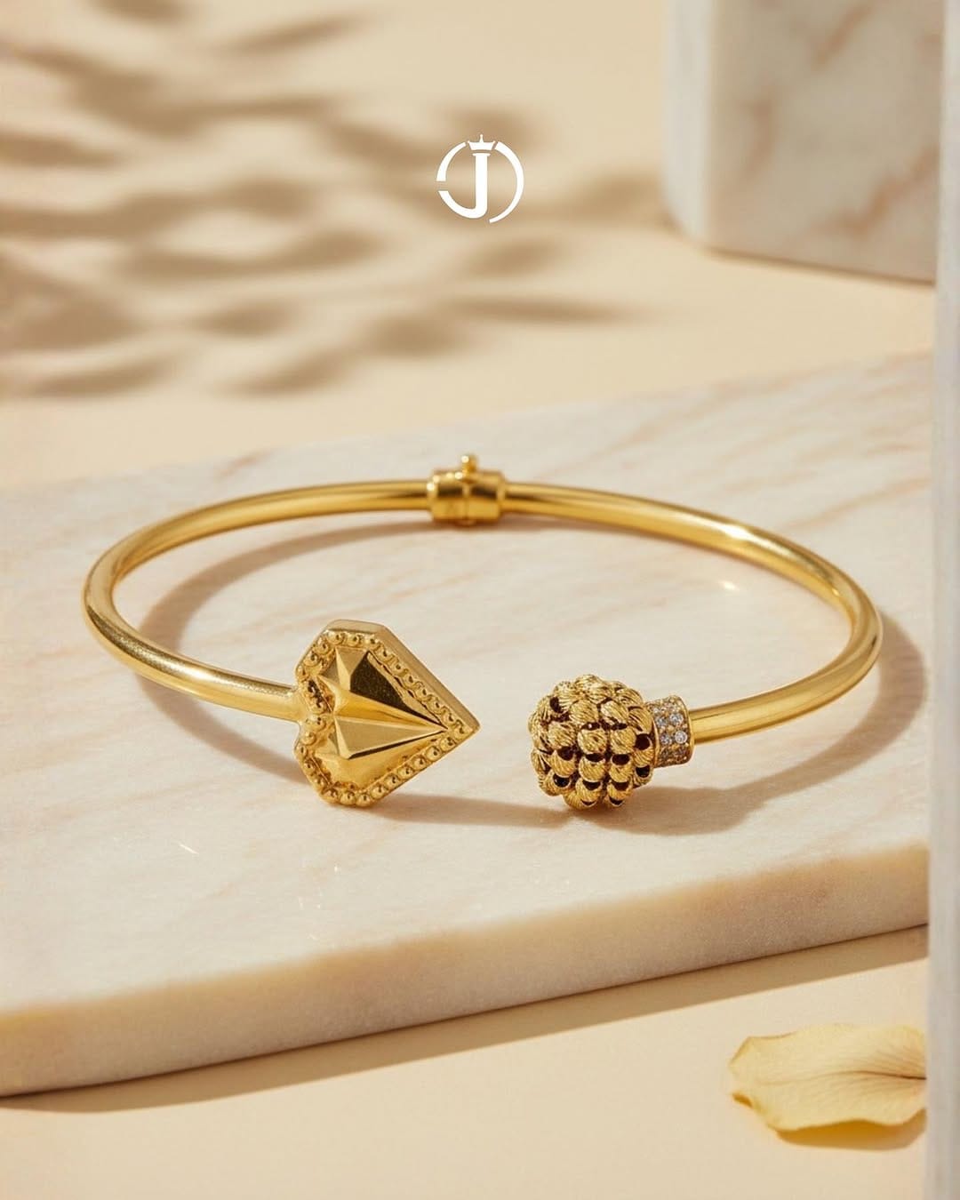 Post 7 by Chittilappilly Jewellers on Instagram (image)