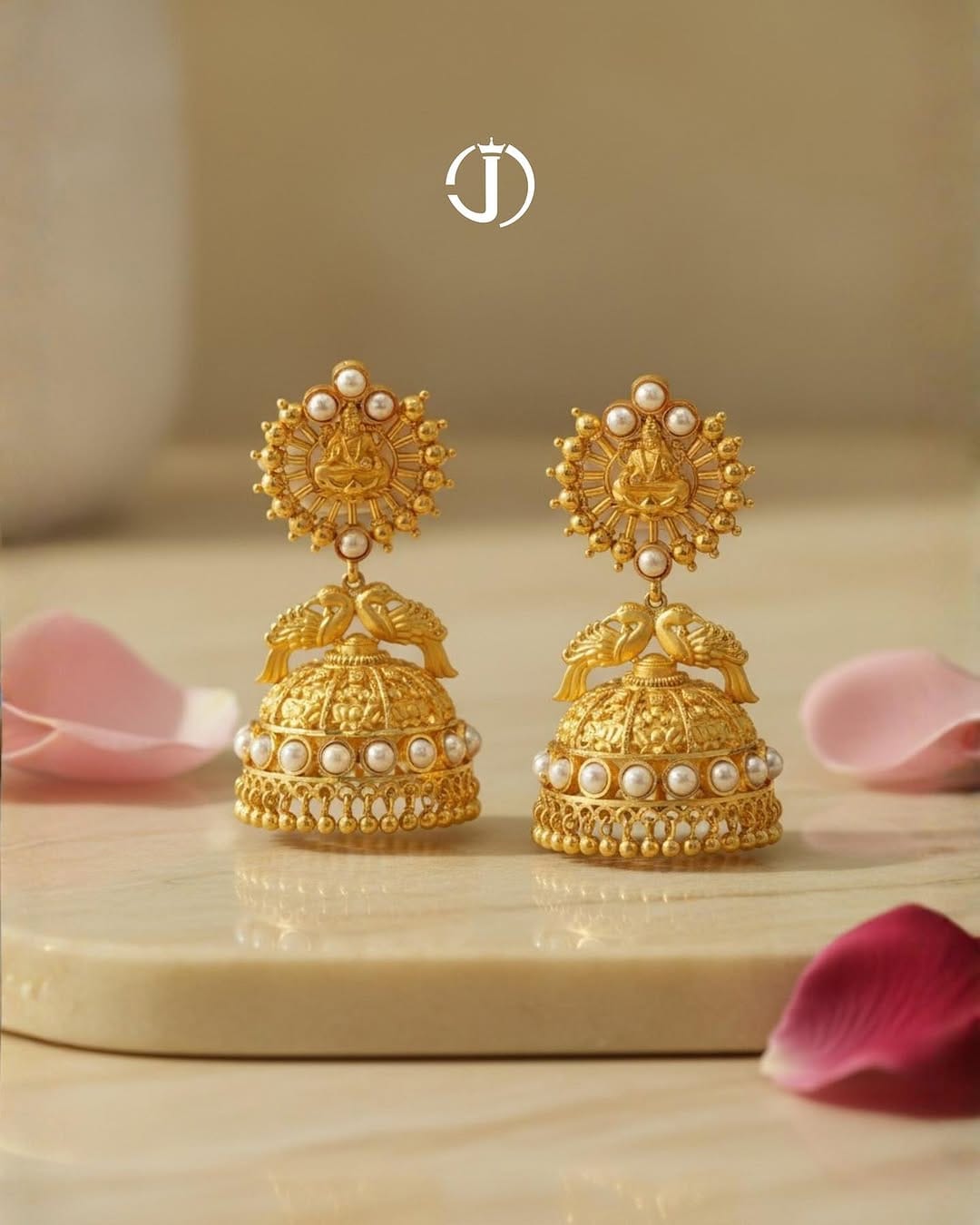 Post 6 by Chittilappilly Jewellers on Instagram (image)