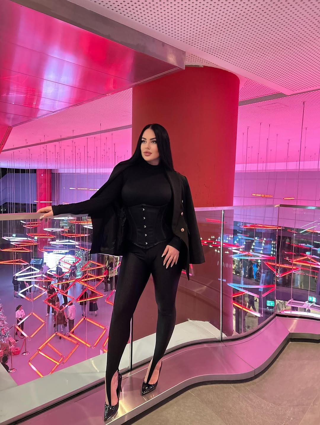 Post 3 by Anna Romanova on Instagram (carousel)