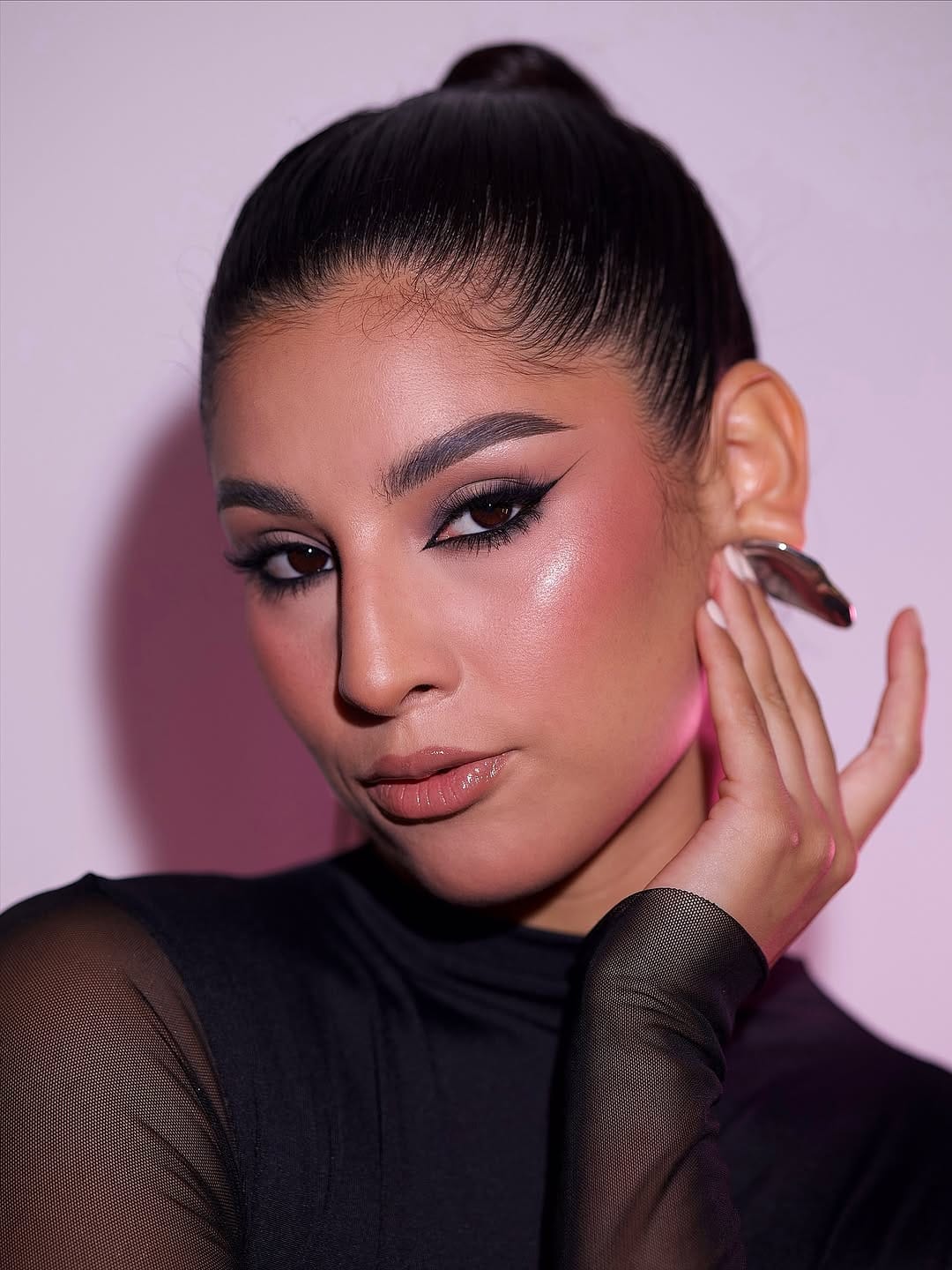 Post 8 by YOUR DREAM MAKEUP ARTIST on Instagram (carousel)