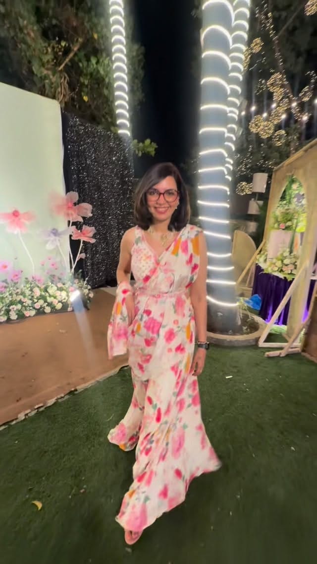 Post 1 by Shanti Khanna on Instagram (video)