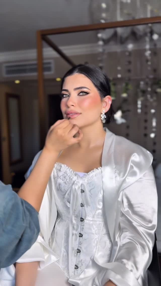Post 3 by Yomna Ibrahim - يمنى إبراهيم on Instagram (video)
