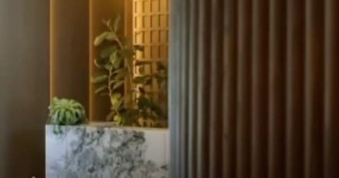 Post 10 by Liliana Zib on Instagram (video)