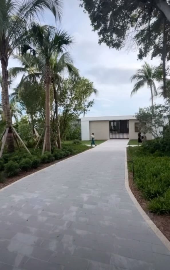 Post 8 by Liliana Zib on Instagram (video)