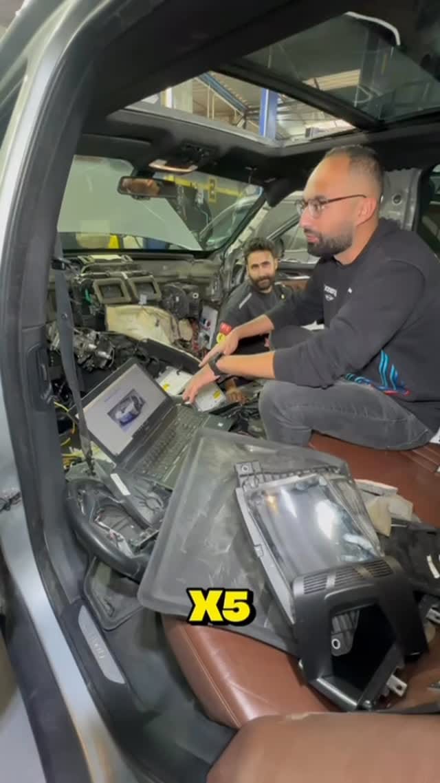 Post 6 by BMW STATION EG on Instagram (video)