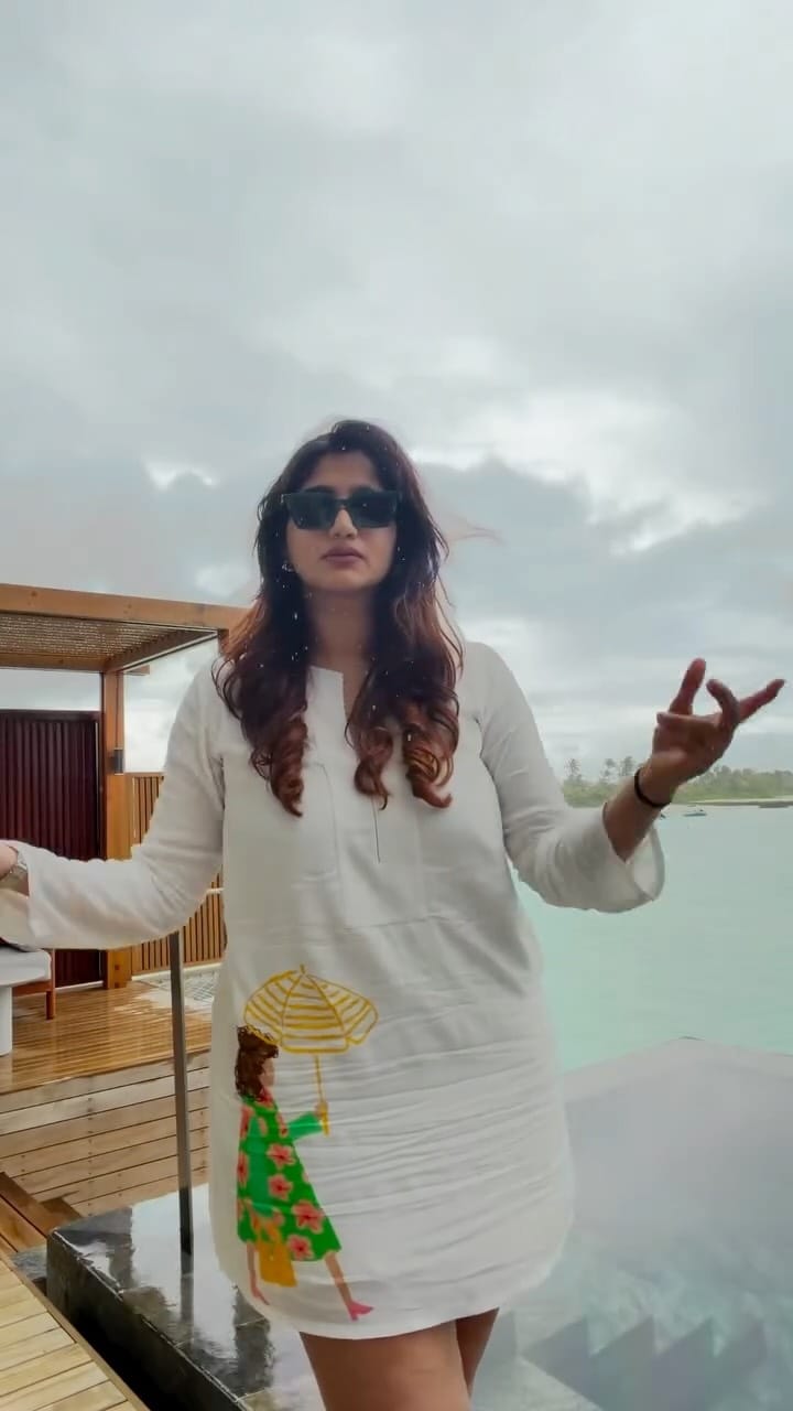 Post 2 by Divya Vijayagopal on Instagram (video)