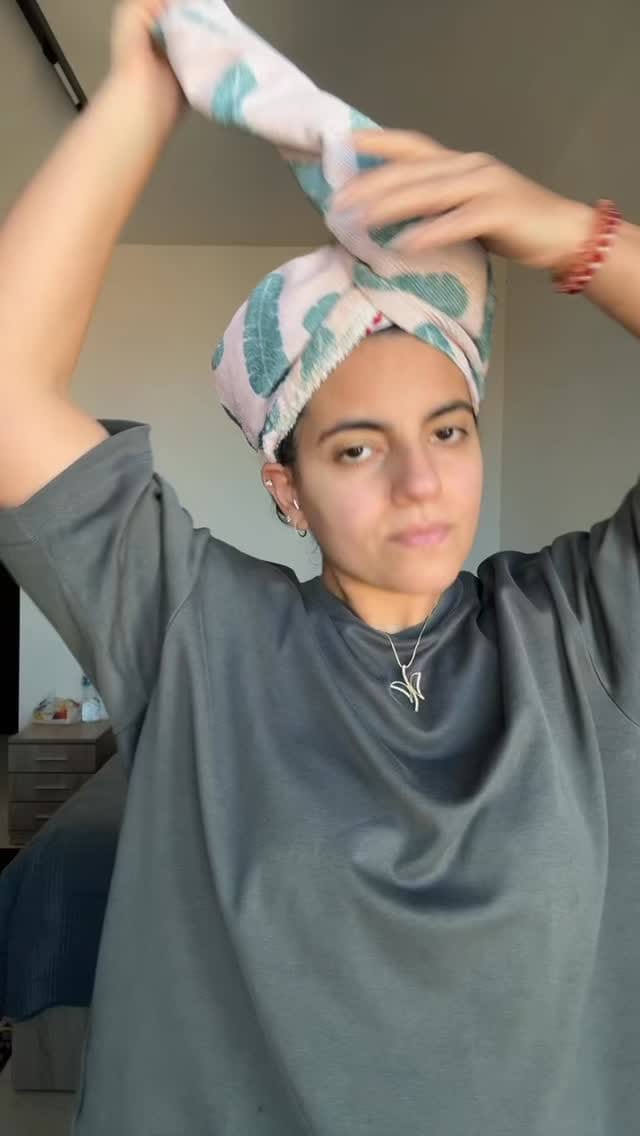 Post 8 by Hiba Stouhi on Instagram (video)