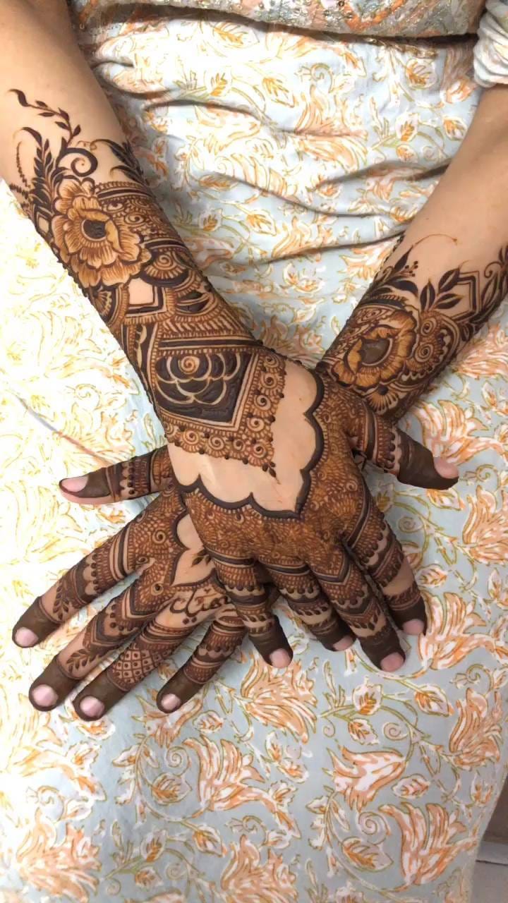 Post 10 by Mehendiartgallery on Instagram (video)