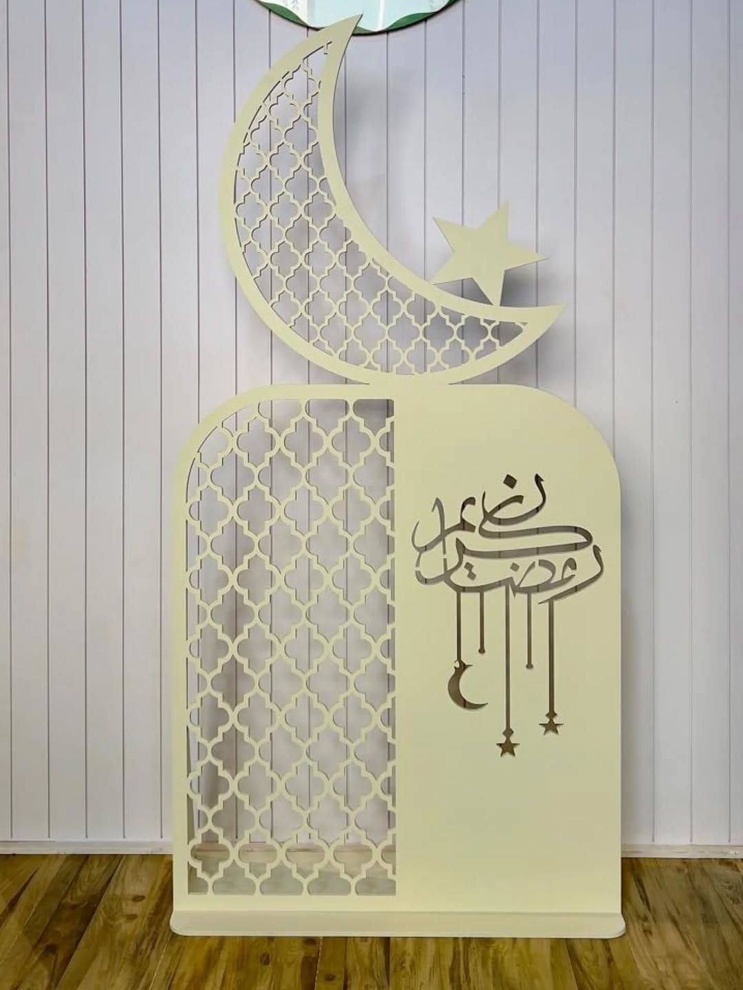 Post 2 by Artwood Fan Alkhashab on Instagram (carousel)