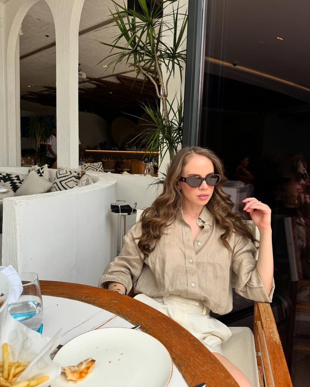 Post 3 by SARAH SIDOU on Instagram (carousel)