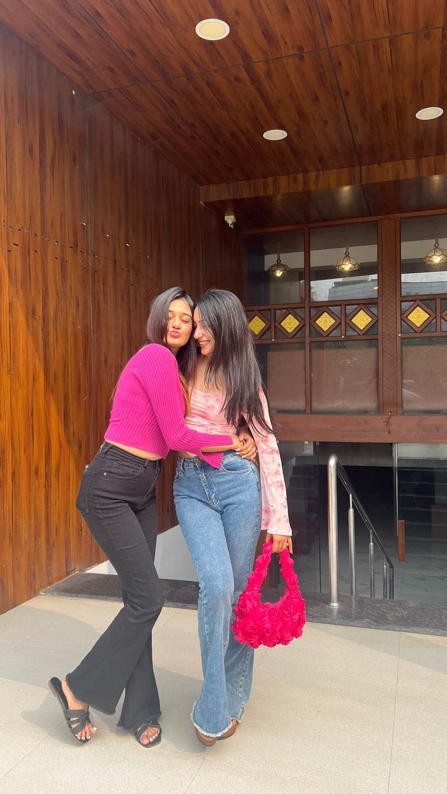 Post 4 by 𝑀𝑒𝓁𝒶𝓃𝒾𝑒🎀 on Instagram (video)