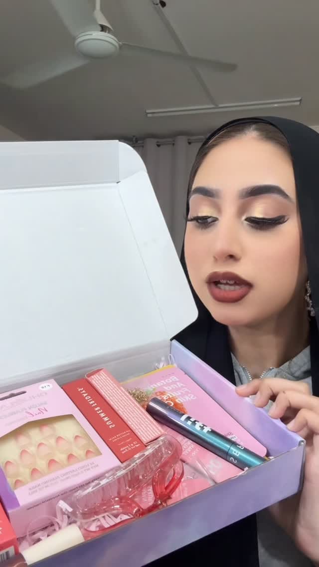 Post 5 by IQRA-UAE🇦🇪MAKEUP•BEAUTY•INFLUENCER on Instagram (video)